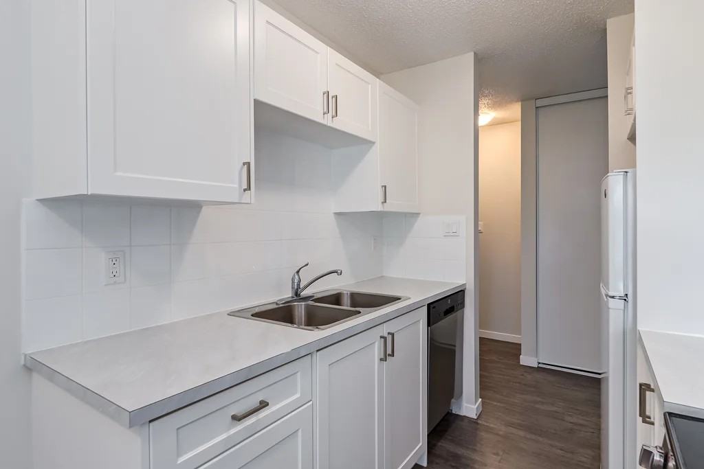 Berkeley Square - Photo 5 of 14