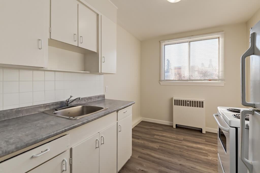 Sherbrooke Manor - Photo 5 of 10