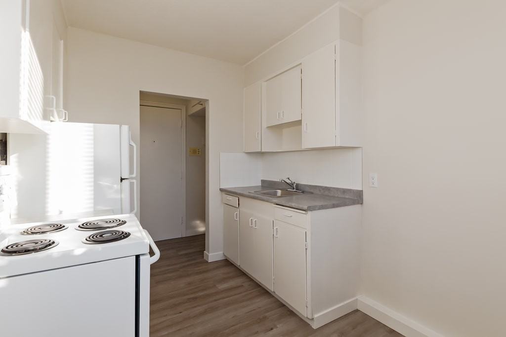 Sherbrooke Manor - Photo 6 of 10