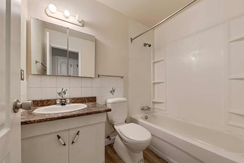 Merle Manor - Photo 5 of 21