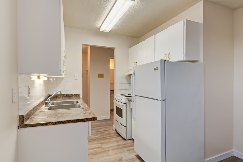 Merle Manor - Photo 7 of 21