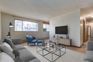 featured image of 2220 Robinson St