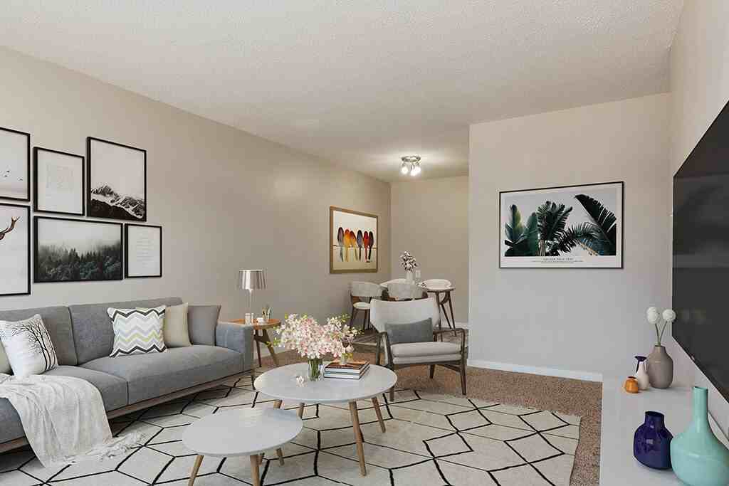 Charles Manor - Photo 4 of 19