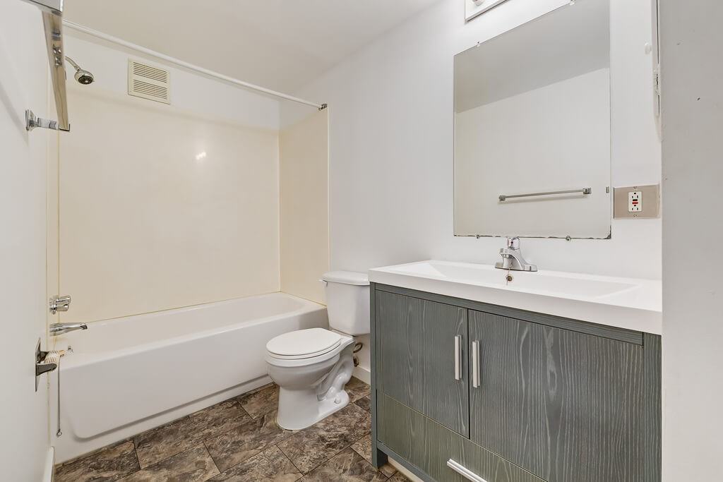 Charles Manor - Photo 6 of 19