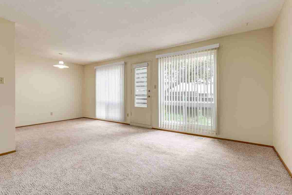 South Ridge Townhomes - Photo 6 of 17