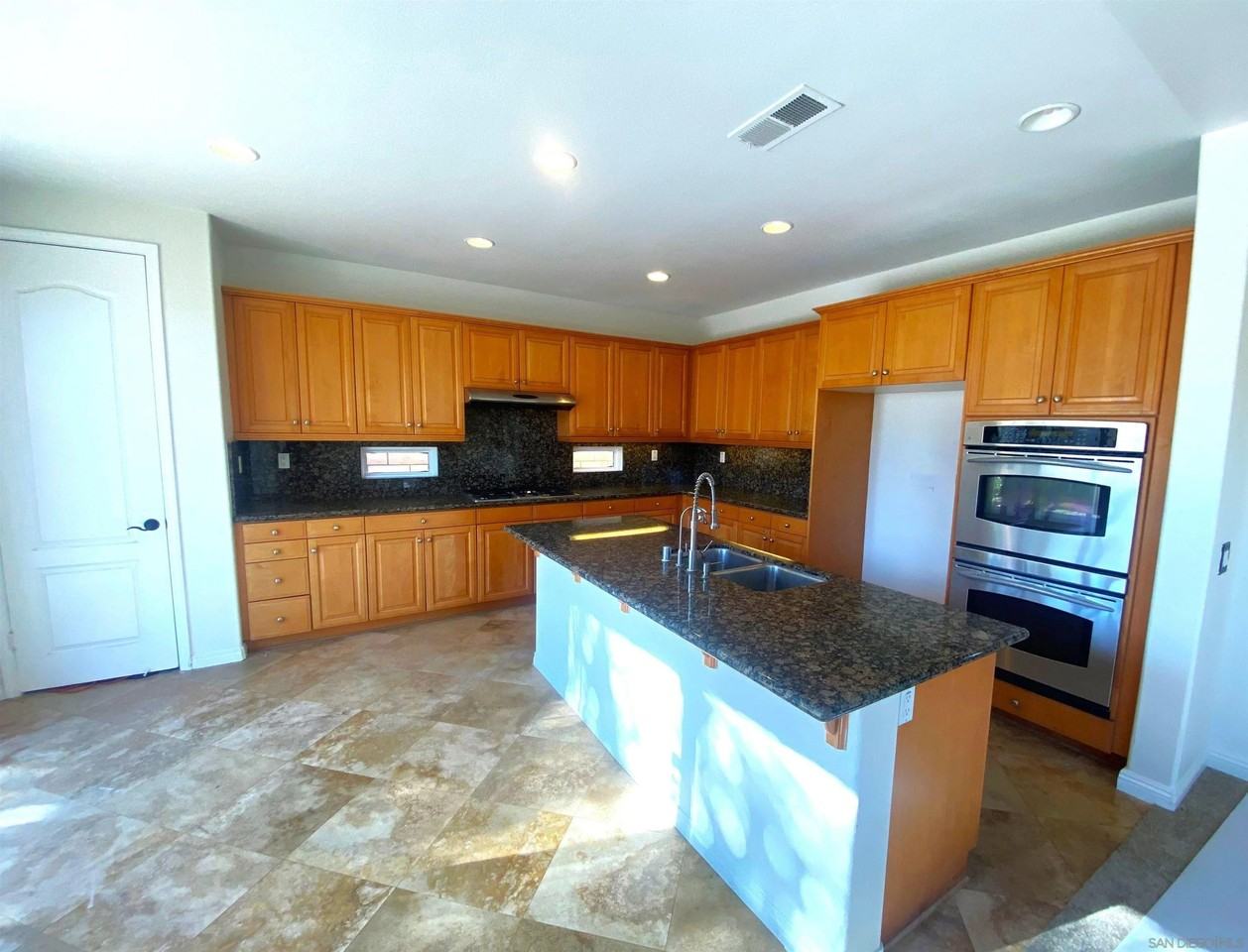 5517 Rabbit Ridge Rd - Photo 7 of 20