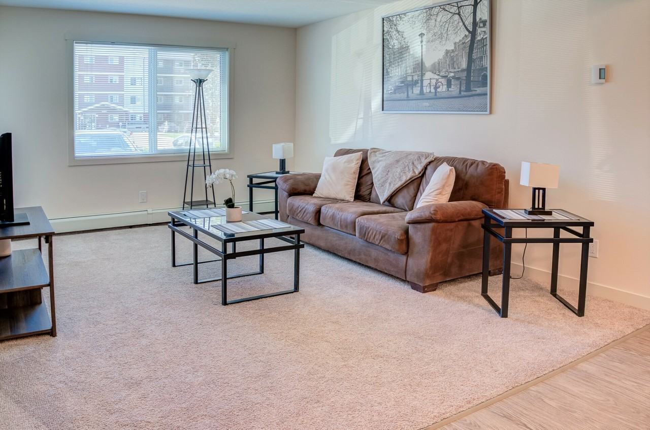 Vanier Woods - Photo 5 of 31