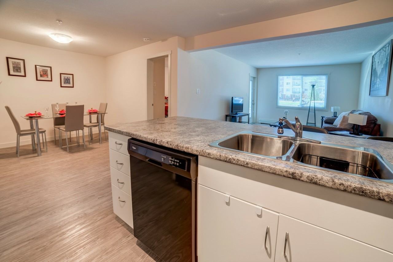 Vanier Woods - Photo 6 of 31