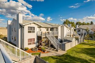 Huntington Court Coachhomes - Photo 1 of 1