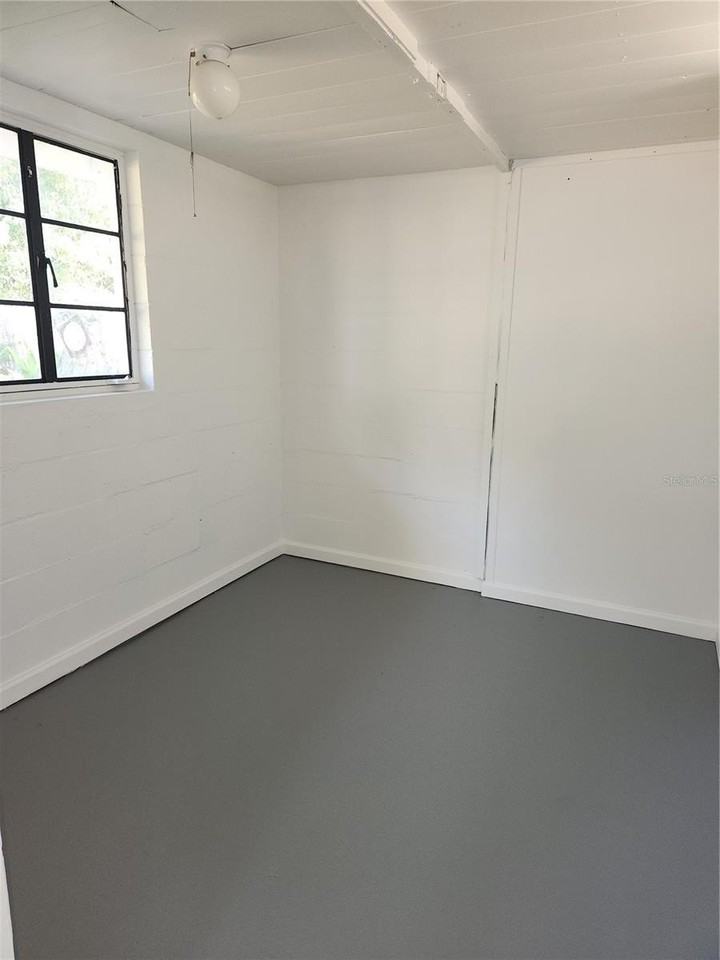 957 47th St - Photo 7 of 18