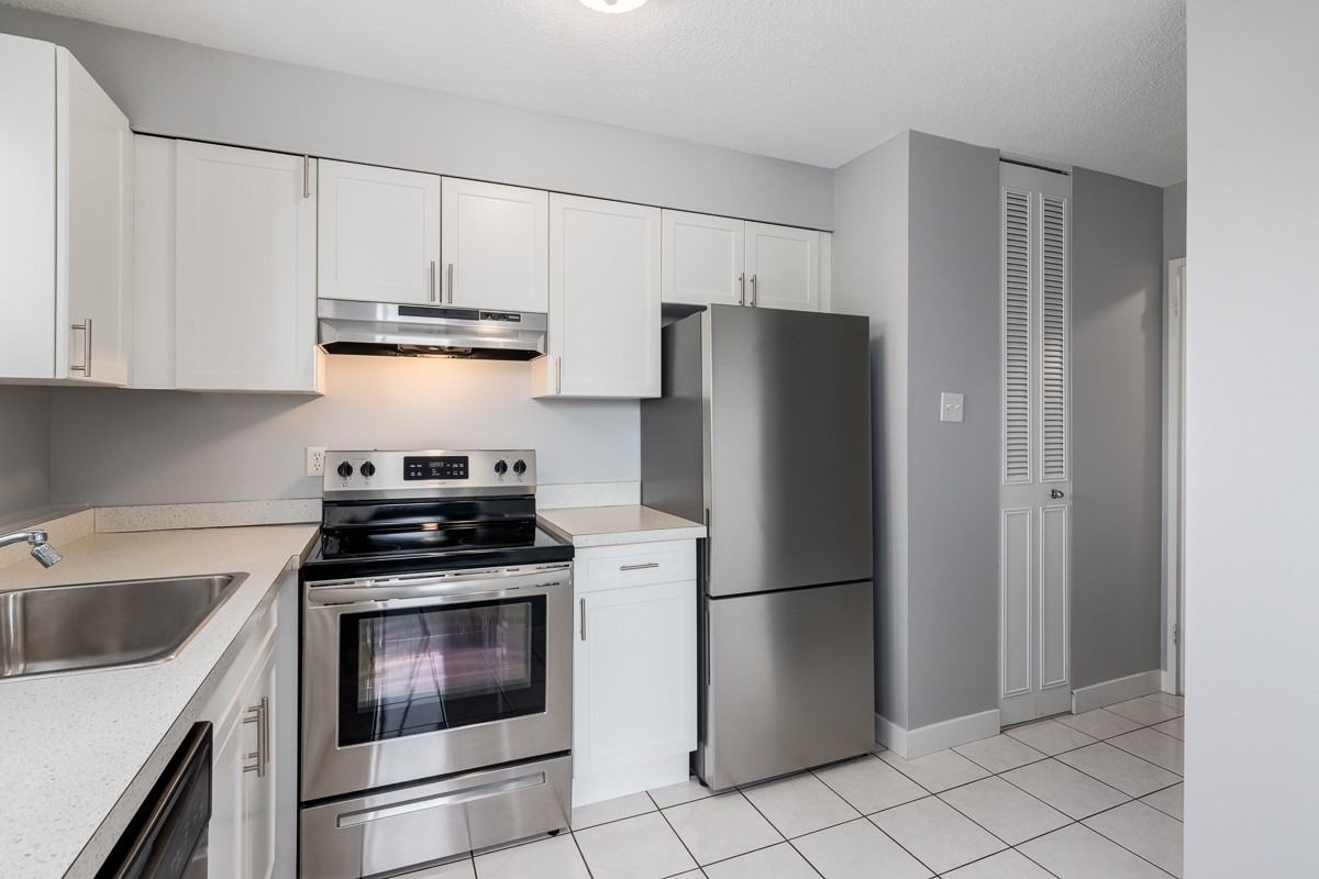 Glenmore Gardens Towers - Photo 5 of 50