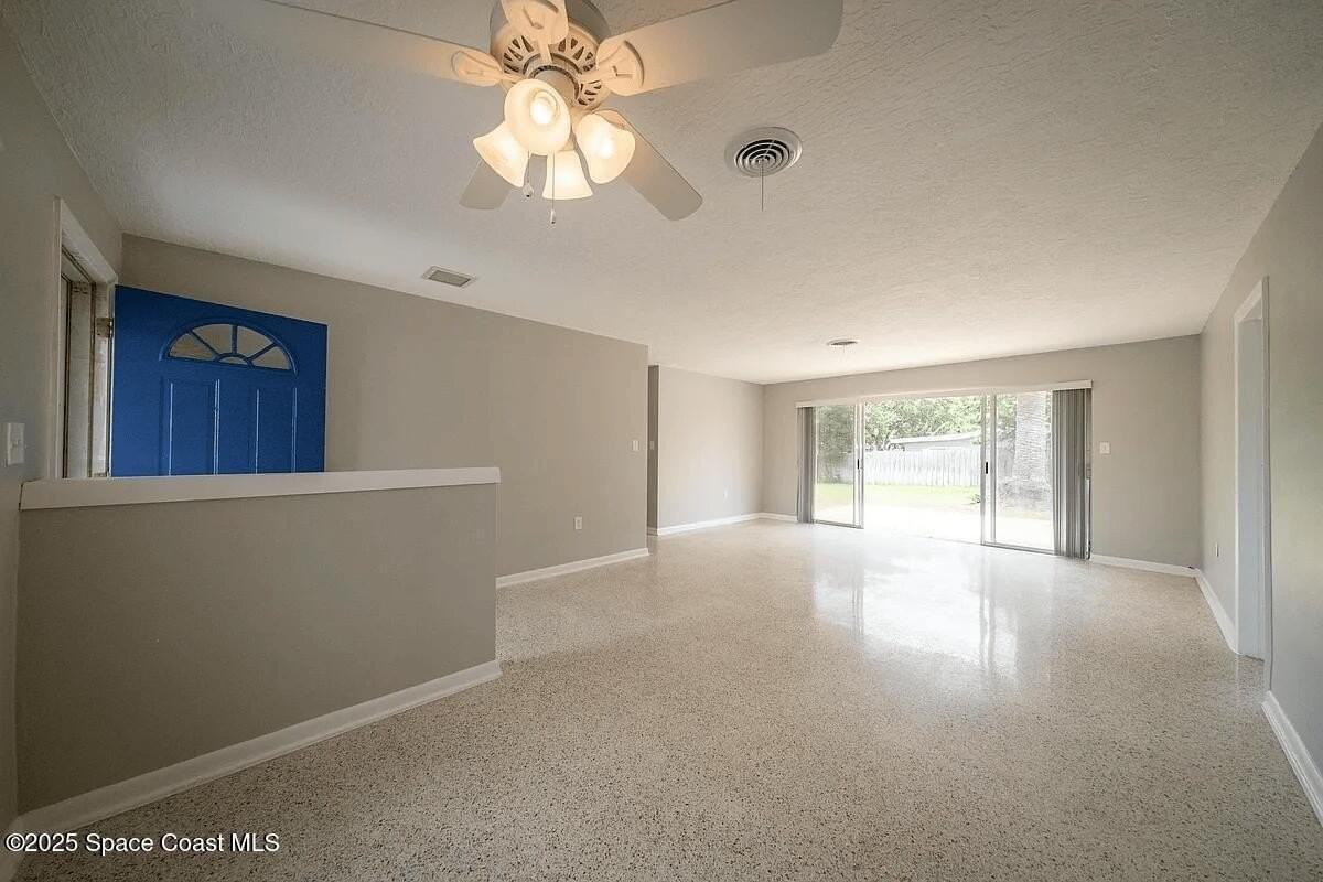 319 Coral Reef Dr - Photo 6 of 19