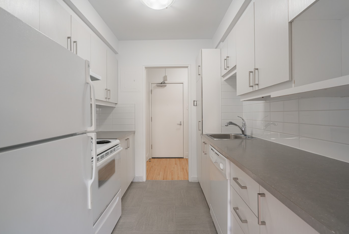 1230 Avenue du Docteur-Penfield - Photo 4 of 19