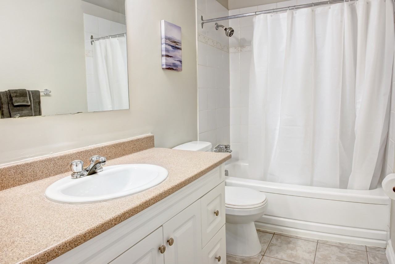 Lunar Apartments - Photo 6 of 6