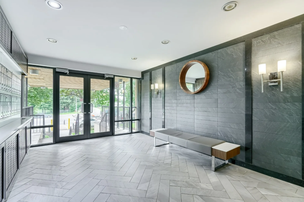 2175 Avenue Road - Photo 3 of 14