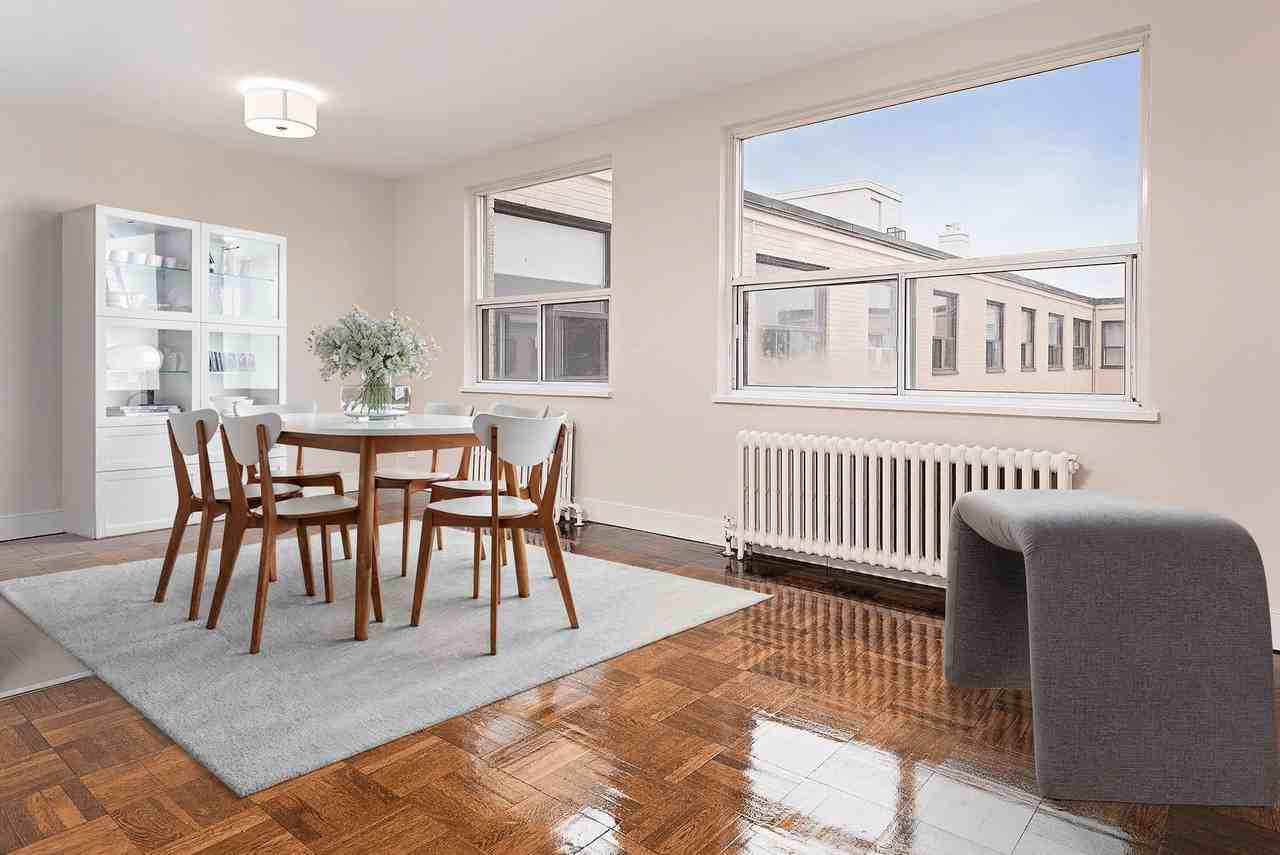 2175 Avenue Road - Photo 7 of 14