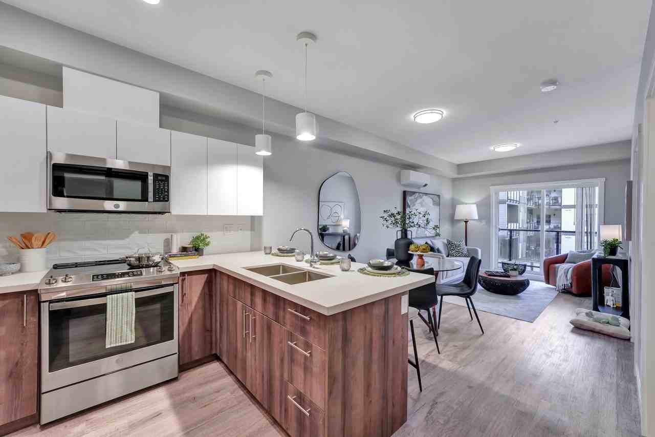 Centennial Court Apartments - Photo 4 of 33