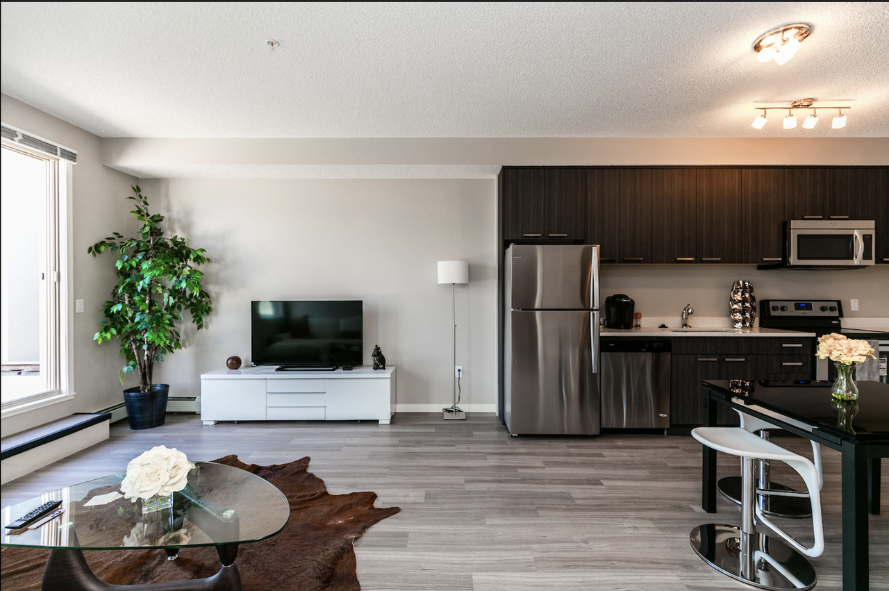 Inglewood 1410 - Photo 5 of 31