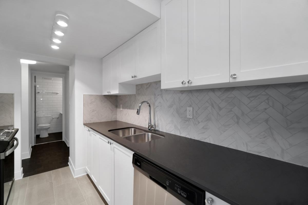 1100 Harwood condos - Photo 5 of 20