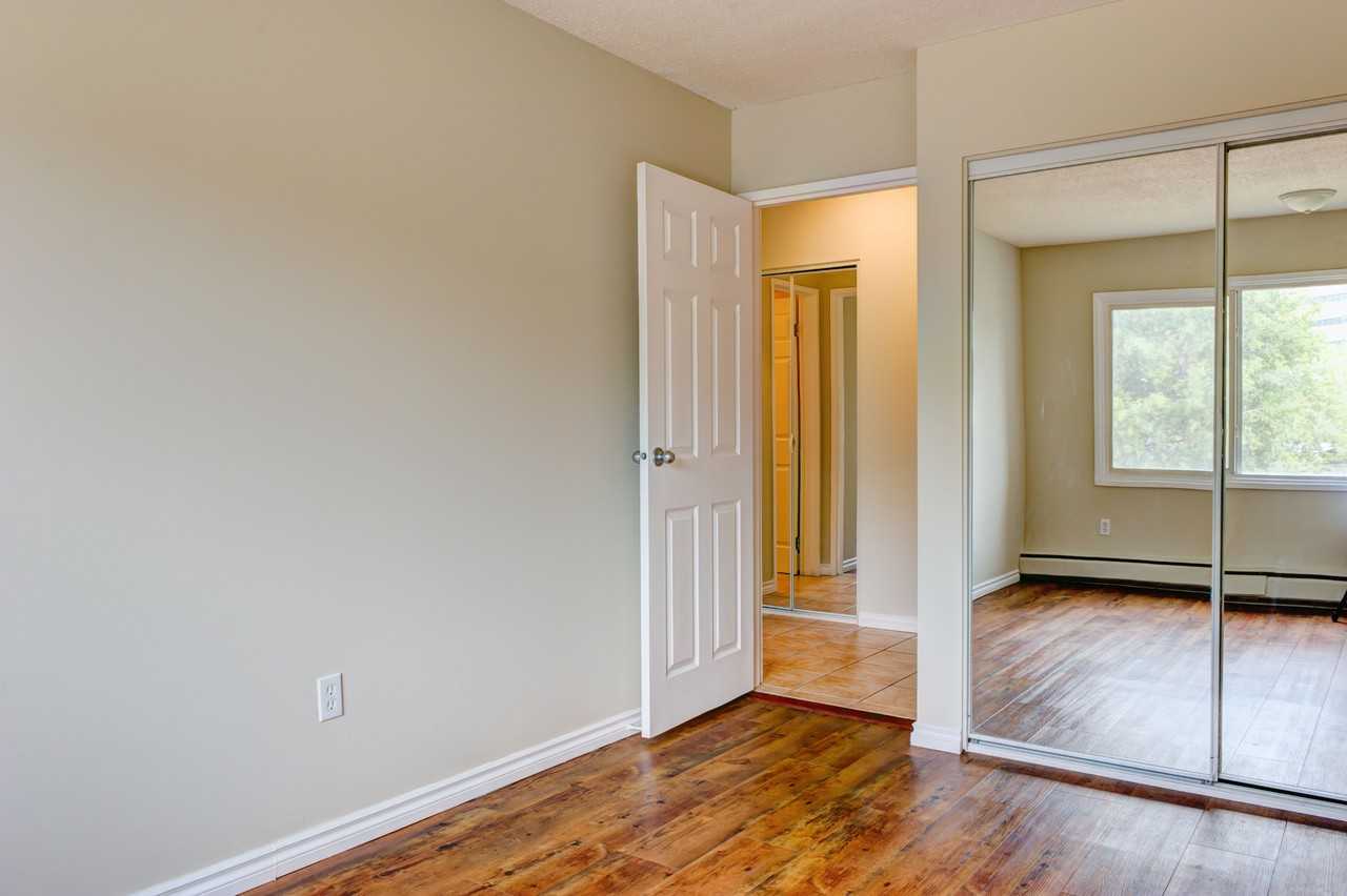 Snowbird Manor - Photo 4 of 5