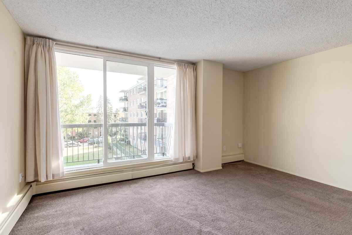 Elkwater Apartments - Photo 3 of 33