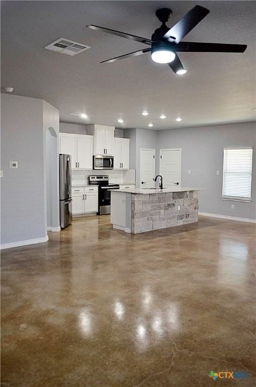 745 Freedom Cir - Photo 7 of 38