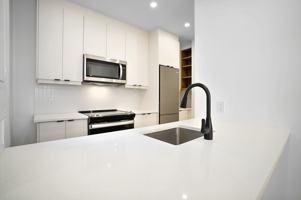 featured image of 2112 Av Claremont