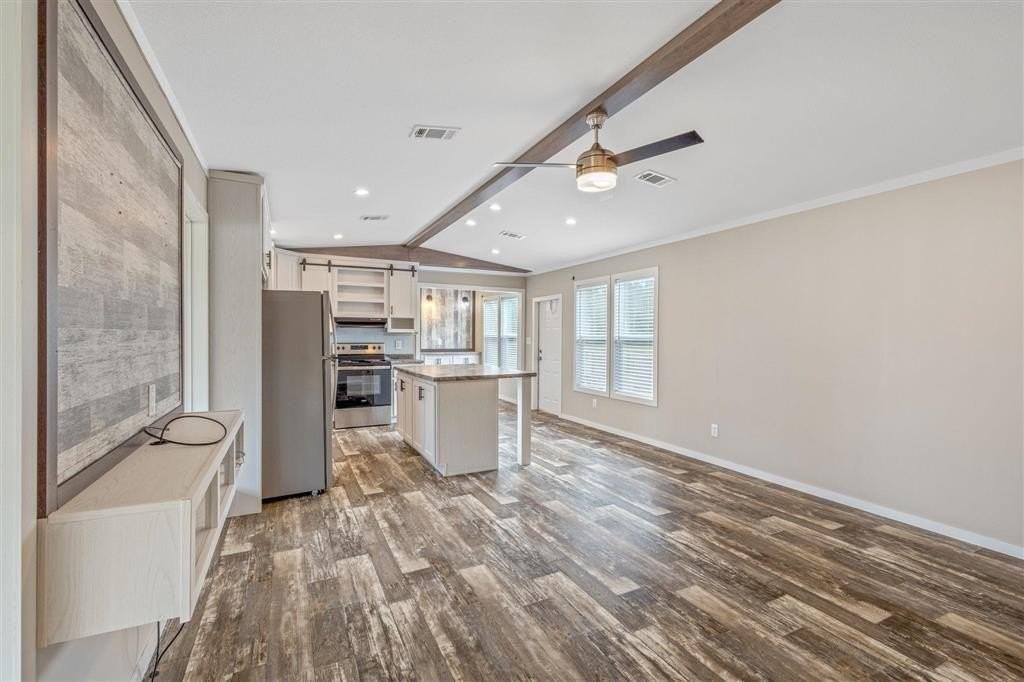 100 Emerie Ln - Photo 3 of 16