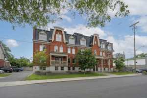 featured image of 162 Cambridge St N