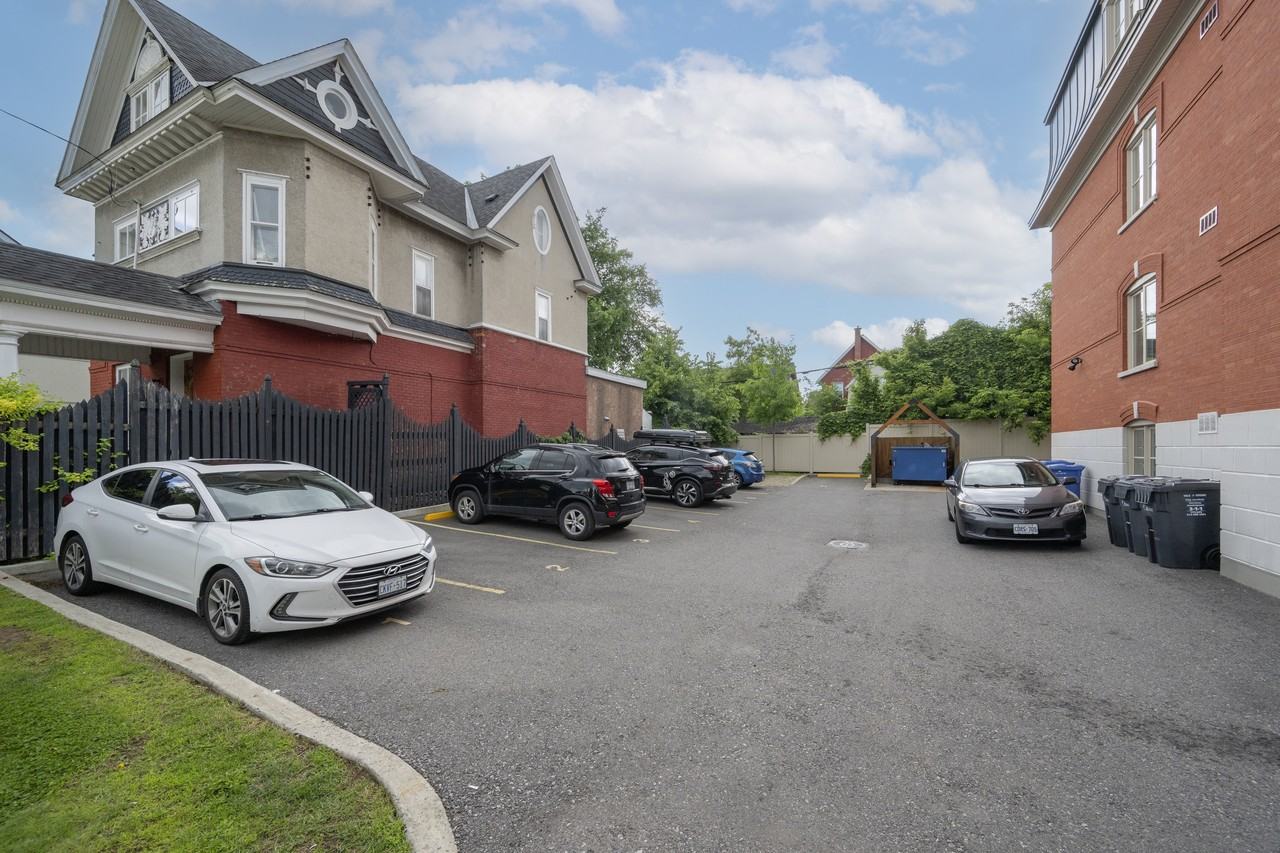 162 Cambridge St North - Photo 5 of 50