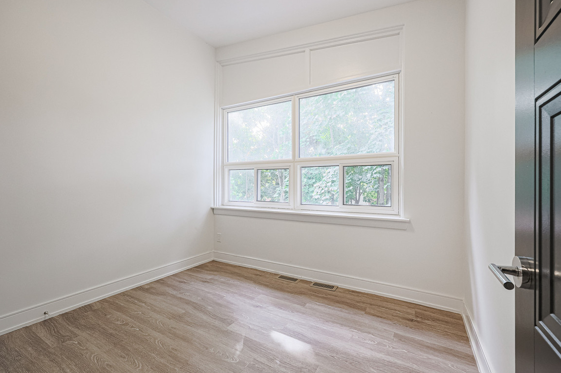 2029-2055 Victoria Park Ave. - Photo 5 of 14