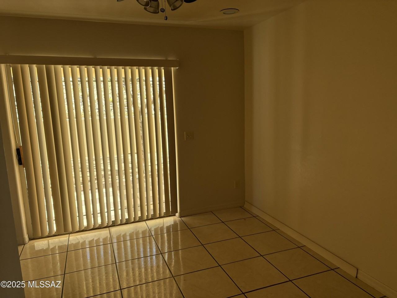 937 W Mariposa Hills Dr - Photo 4 of 15