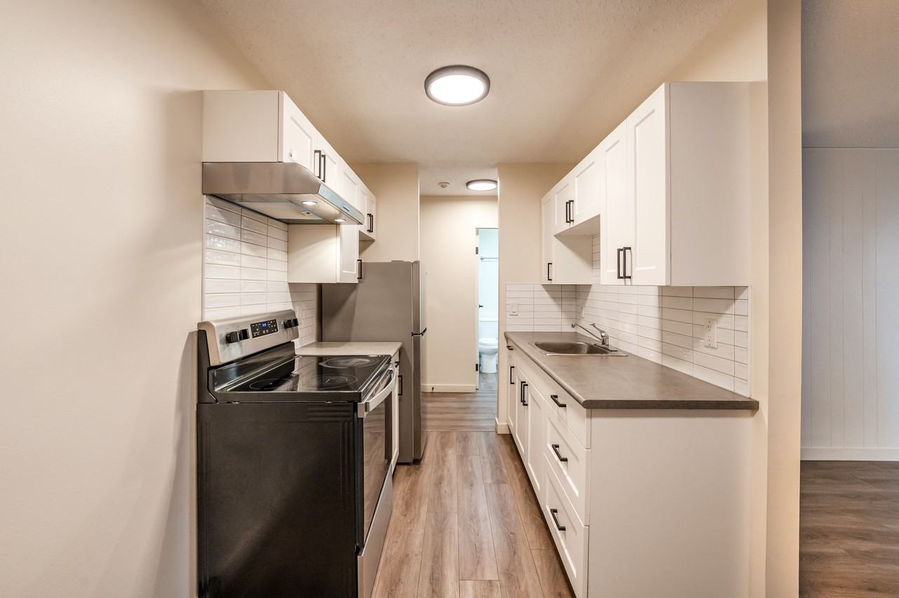 Crestview Apartments - Photo 3 of 10