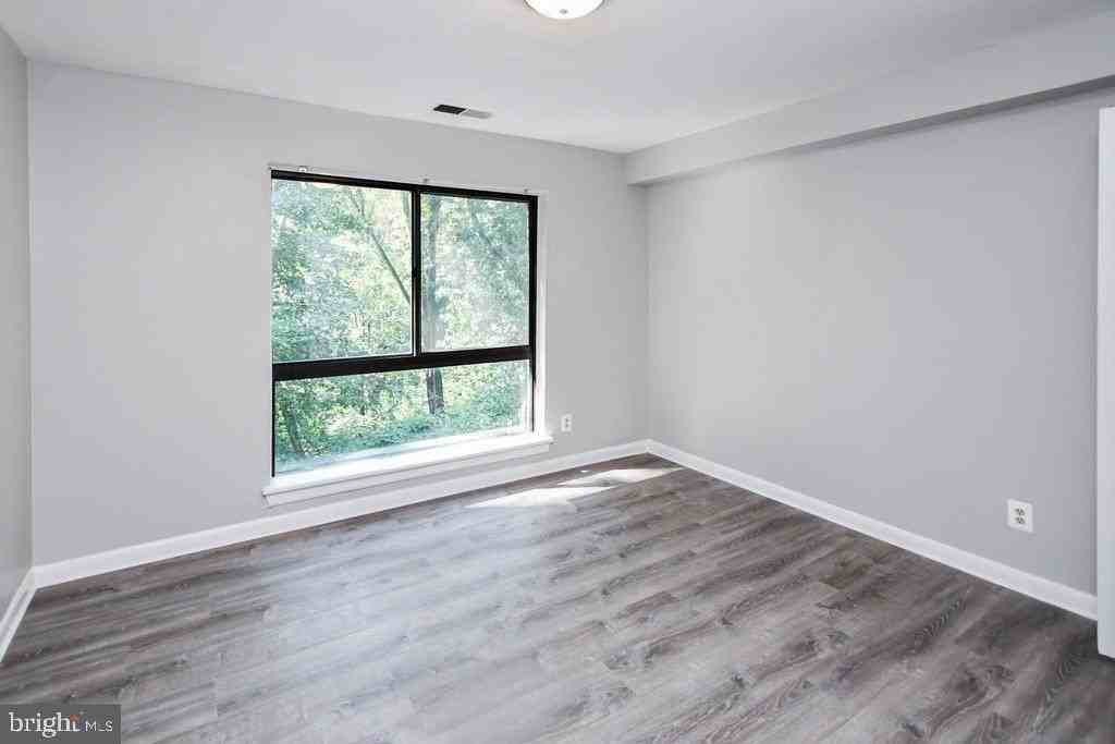 1707 Gainesville St Se Apt 202 #202 - Photo 5 of 6