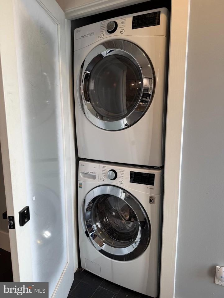 2913 N St Se - Photo 6 of 19