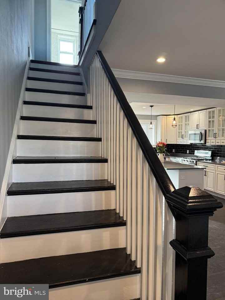 2913 N St Se - Photo 7 of 19