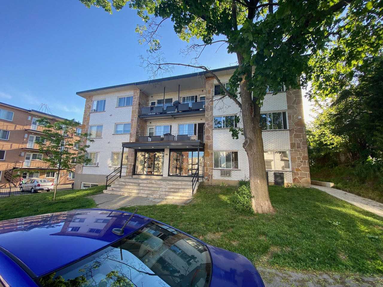 725 30e Ave - Photo 2 of 2