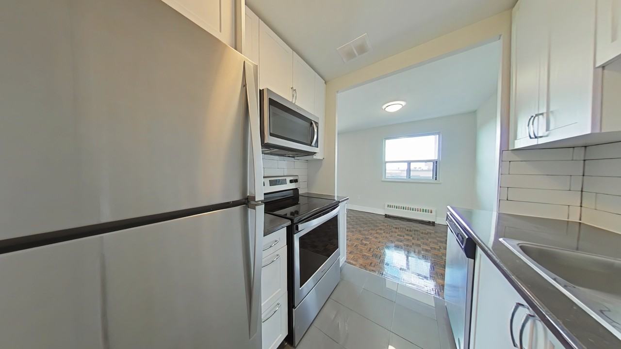 49 McMurchy Avenue North - Photo 3 of 16