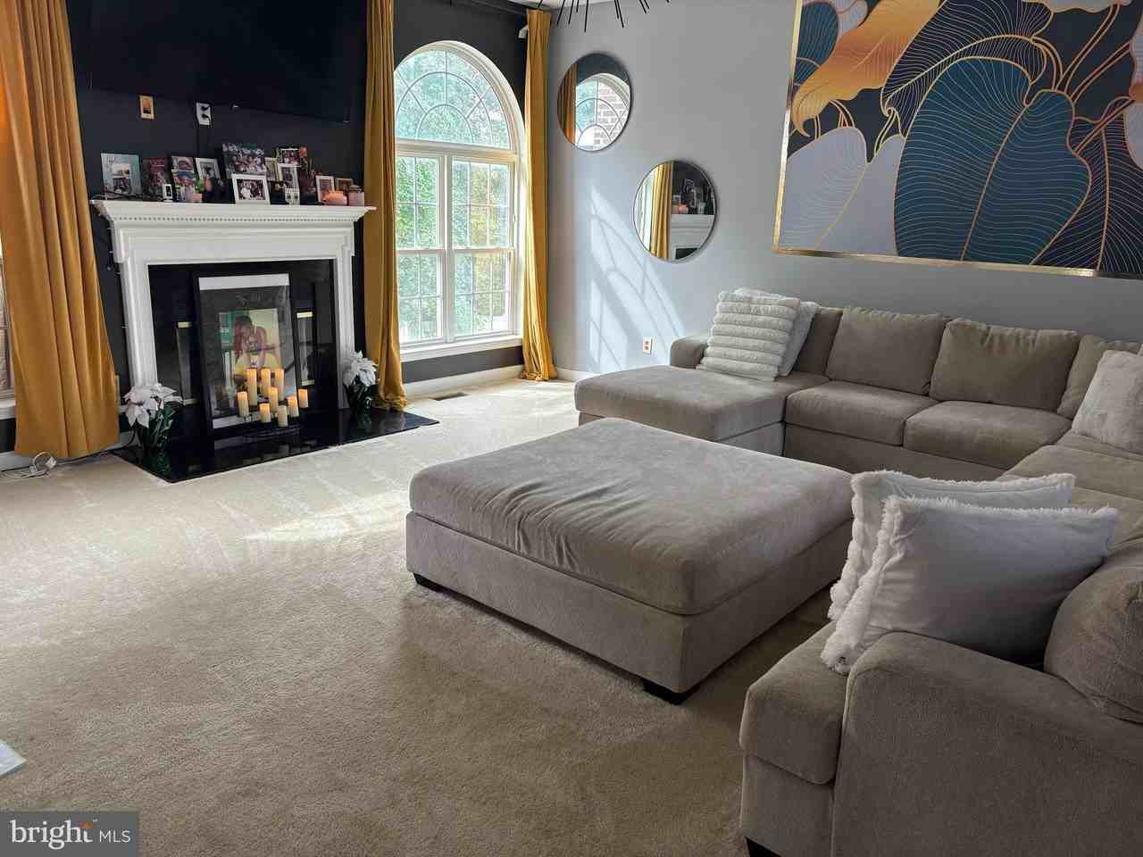 5795 Oak Forest Ct - Photo 4 of 17