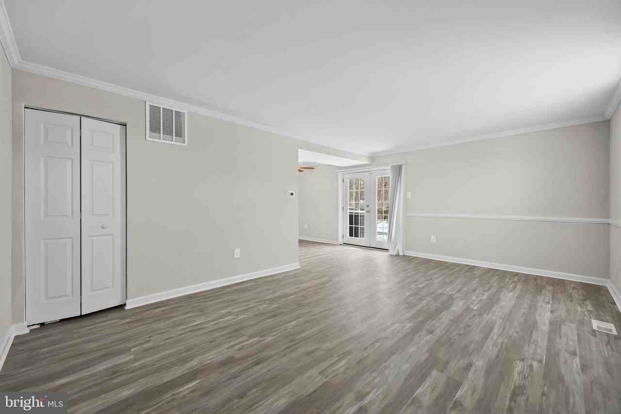 9786 Whiskey Run - Photo 2 of 26