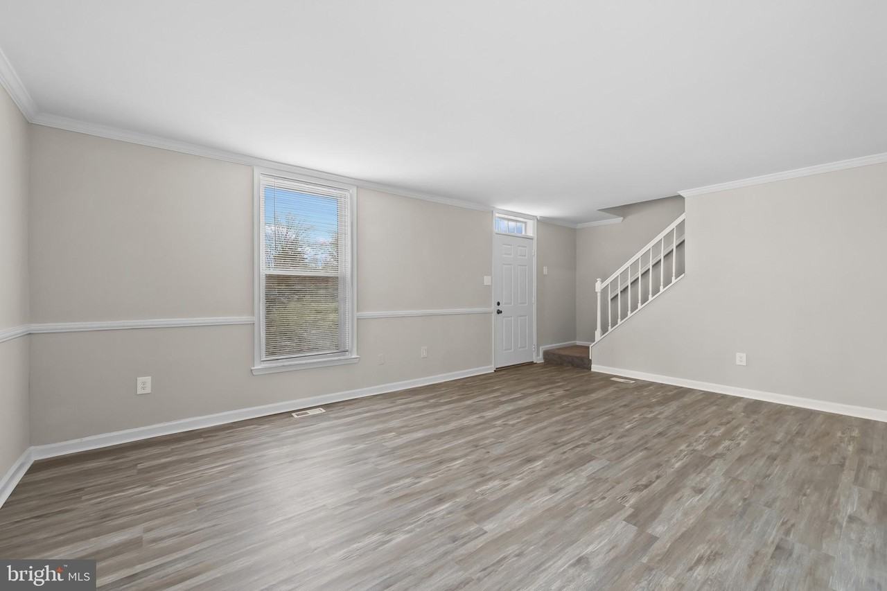 9786 Whiskey Run - Photo 3 of 26