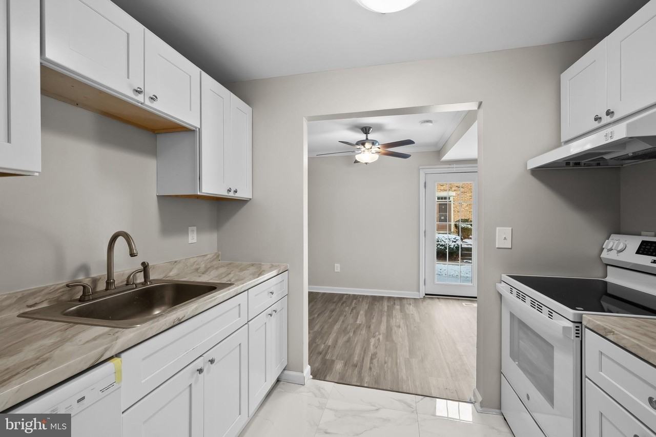 9786 Whiskey Run - Photo 7 of 26