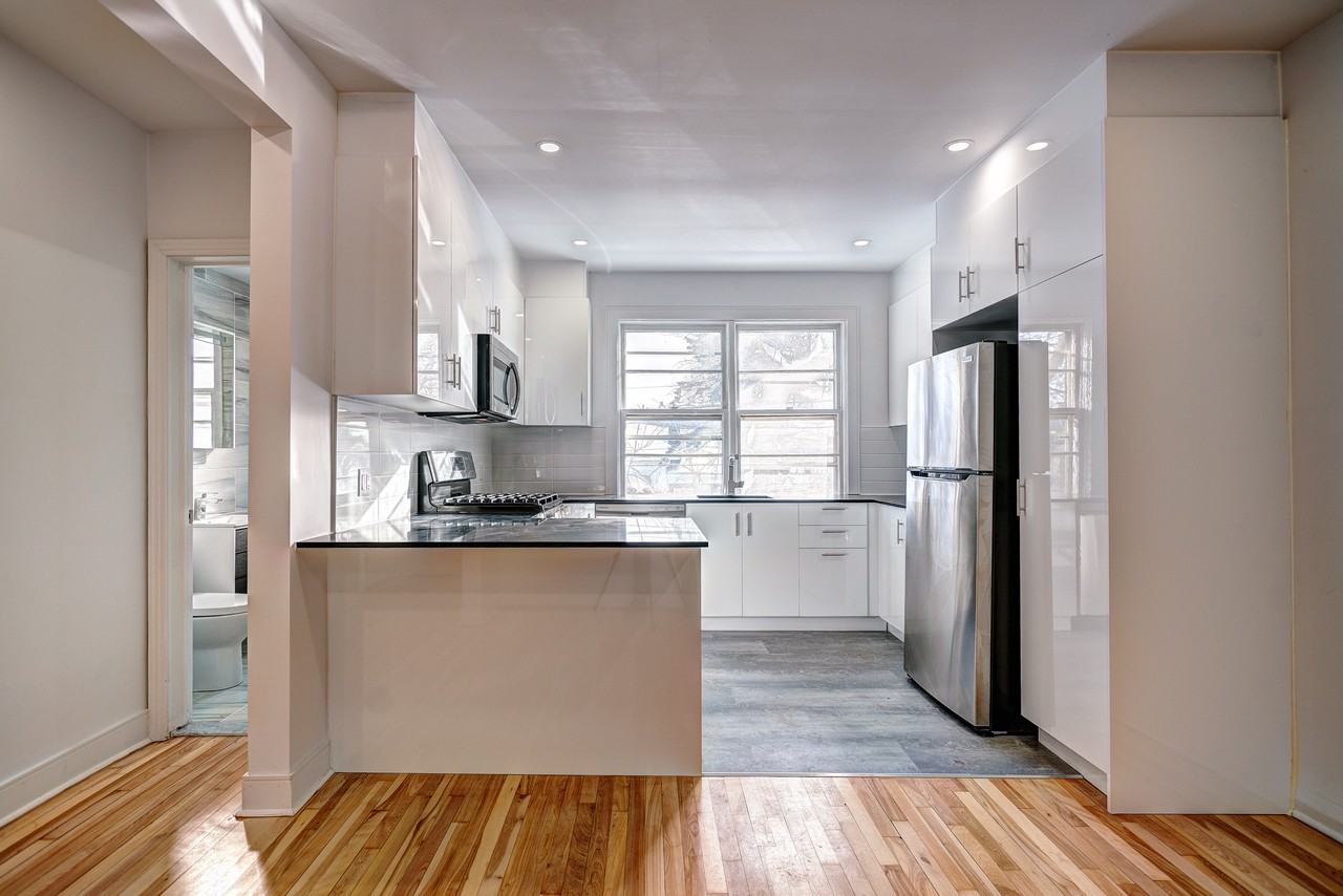 6645 Terrebonne - Photo 3 of 50