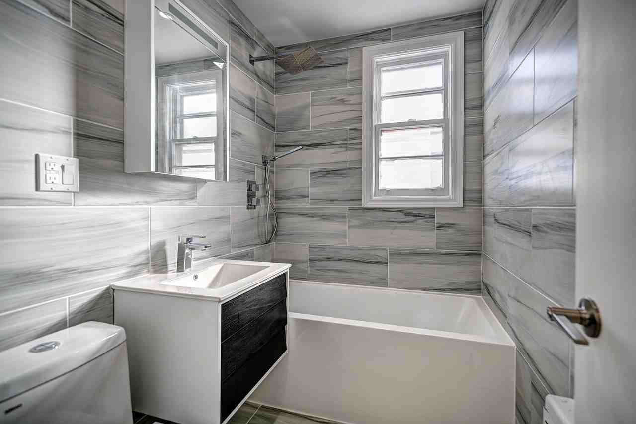 6645 Terrebonne - Photo 5 of 50