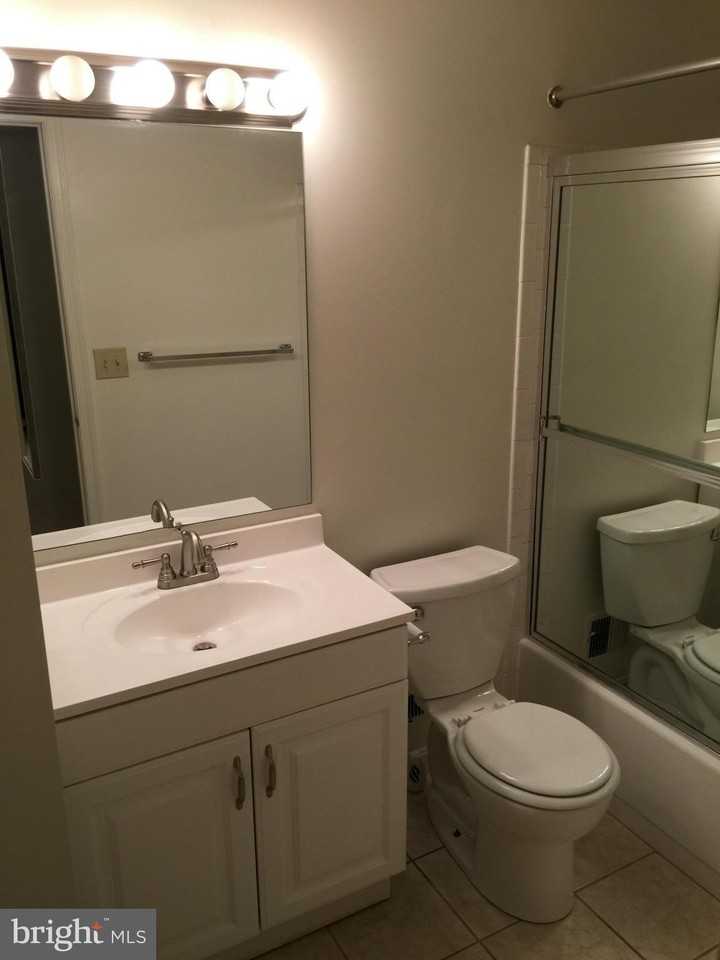 1 Apricot Ct - Photo 5 of 21