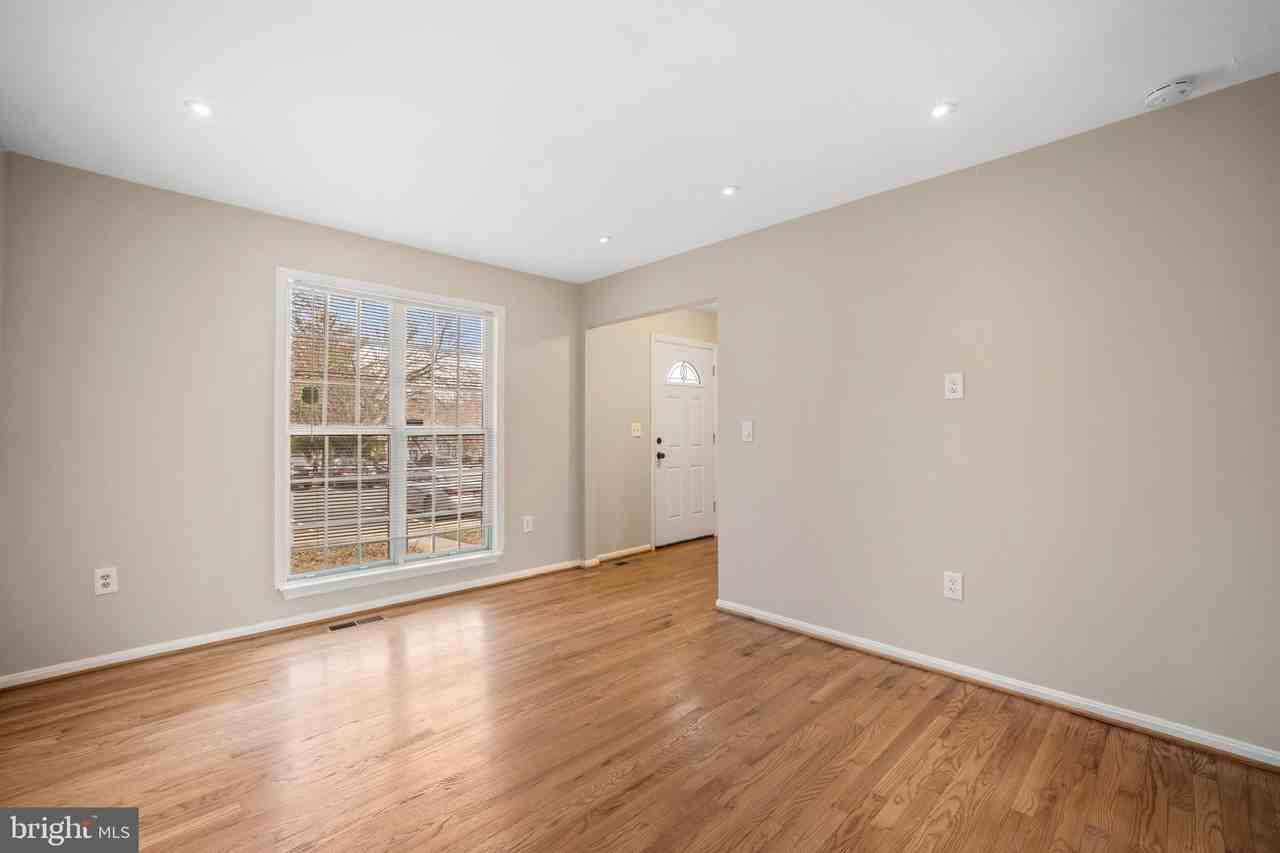 1 Esmond Ct - Photo 4 of 22