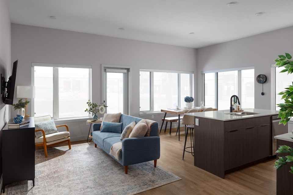 THE AMBROSI - Photo 4 of 50