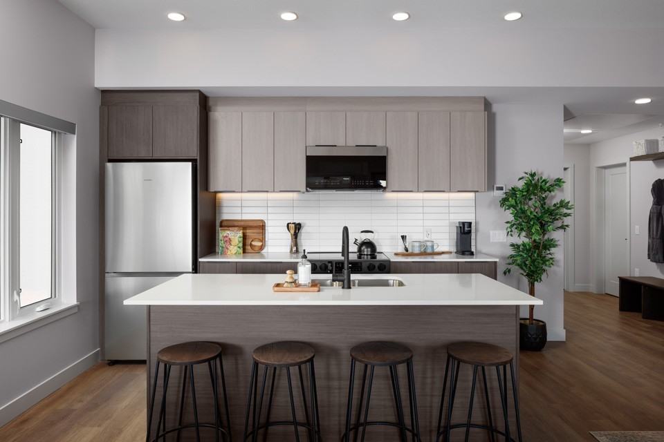 THE AMBROSI - Photo 6 of 50