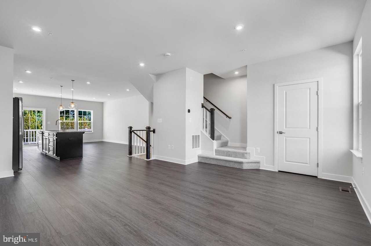 8503 E Branch Dr - Photo 6 of 25