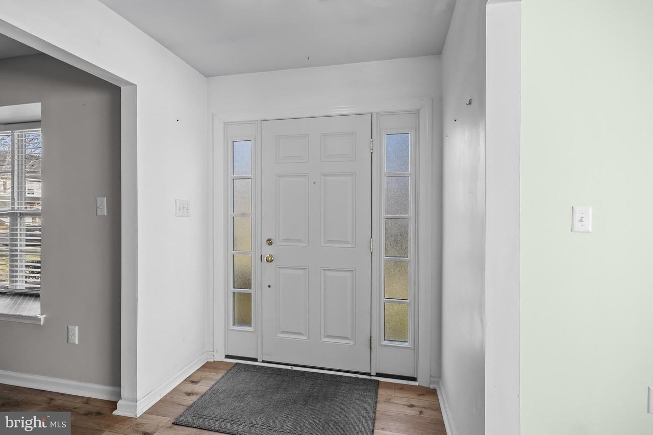 3808 Buxmont Rd - Photo 2 of 30